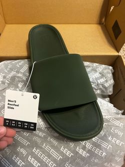 Lululemon slides