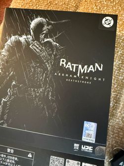 Arkham Knights Deathstroke collectible figure