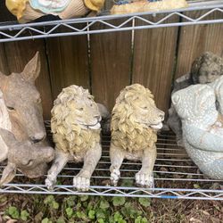 Lion Garden statues