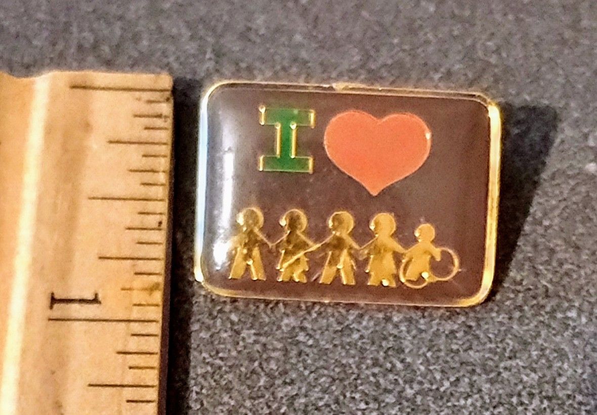 I Love Heart Family People Children Vintage Collectible Lapel Pin A-1