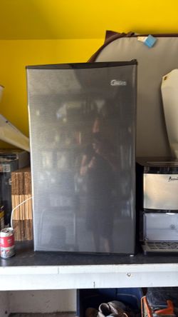 Free Midea Mini Fridge For Dorm Room
