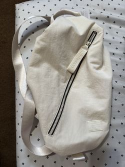 New Lululemon Fast Track Bag 2.0