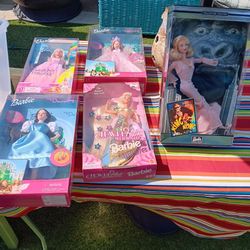 Back by demand.   Barbies in box.     600 for all.   New in boxes.       Worth 850