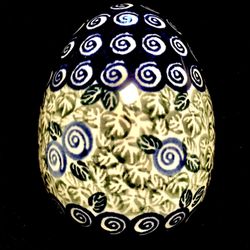 LNWOT Hand painted 5” Ceramic Egg by Boleslawesk of Poland Blue, Green + Cream