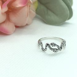 Serpent Ring | Size 8 N/A