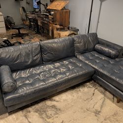 Article Sven Sectional