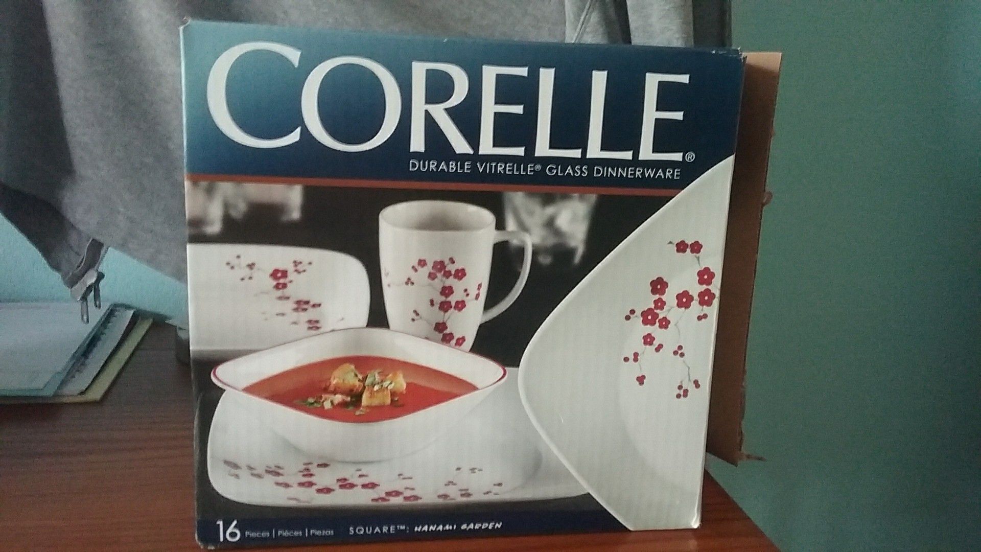 Corelle 16 piece