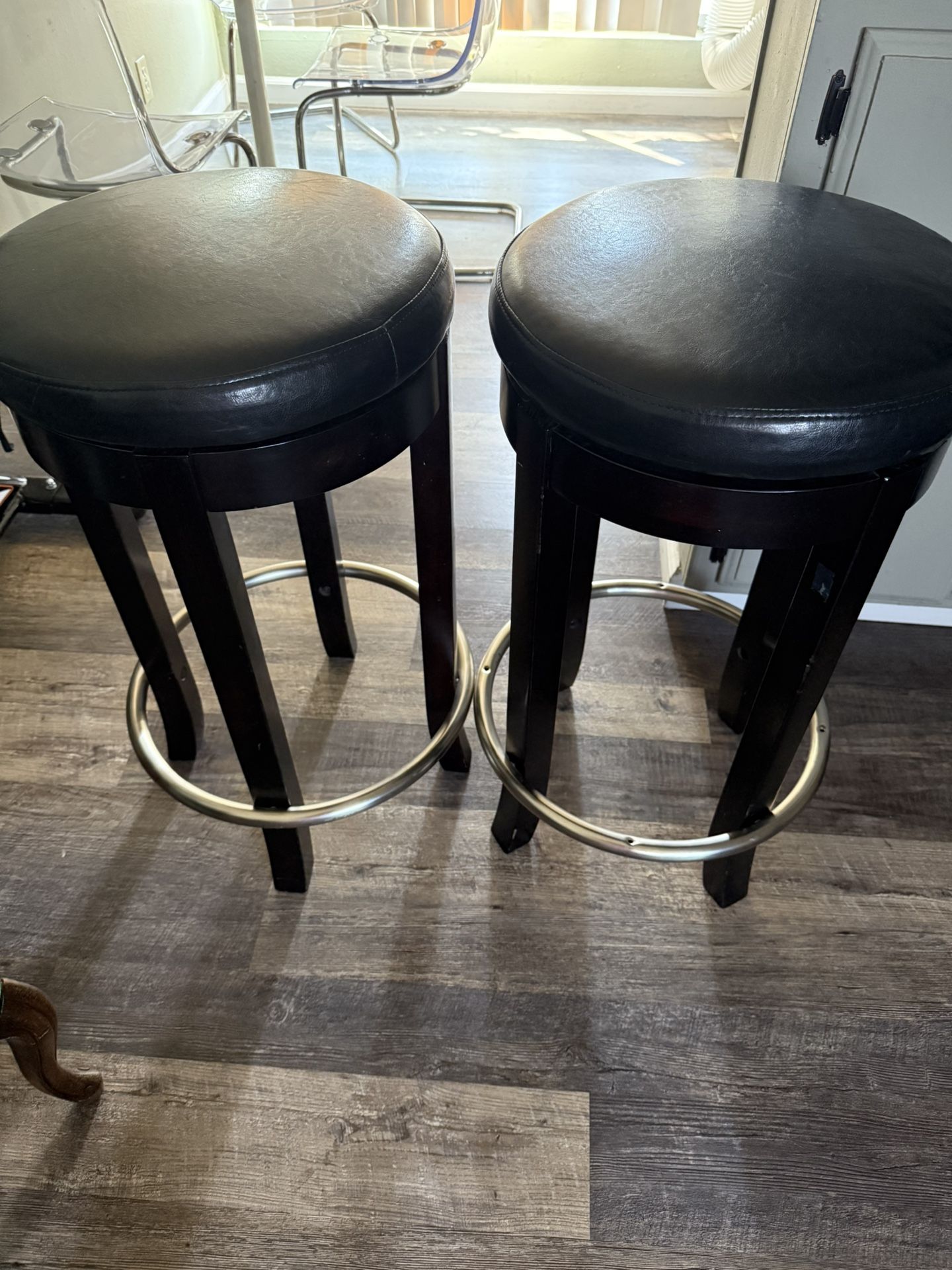2 Stools