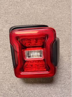 2018 - 2026 Jeep Wrangler JL Right Passenger Tail Light W/ Blind Spot Lamp OEM