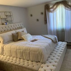 !!️!!️ Super Offer For Christmas. !!!!️ Elegant Smart Beds Of Various Colors With Bluetooth Horn, LED Lights, USB Memory. Ask For Price