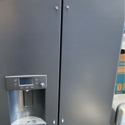 Café 22.2 cu. ft. Smart French Door Refrigerator with Hot Water Dispenser in Matte Black, Counter Depth and ENERGY STAR