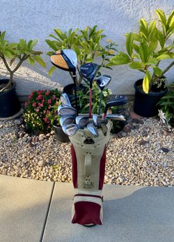 Ladies/ Woman’s Golf Clubs Set