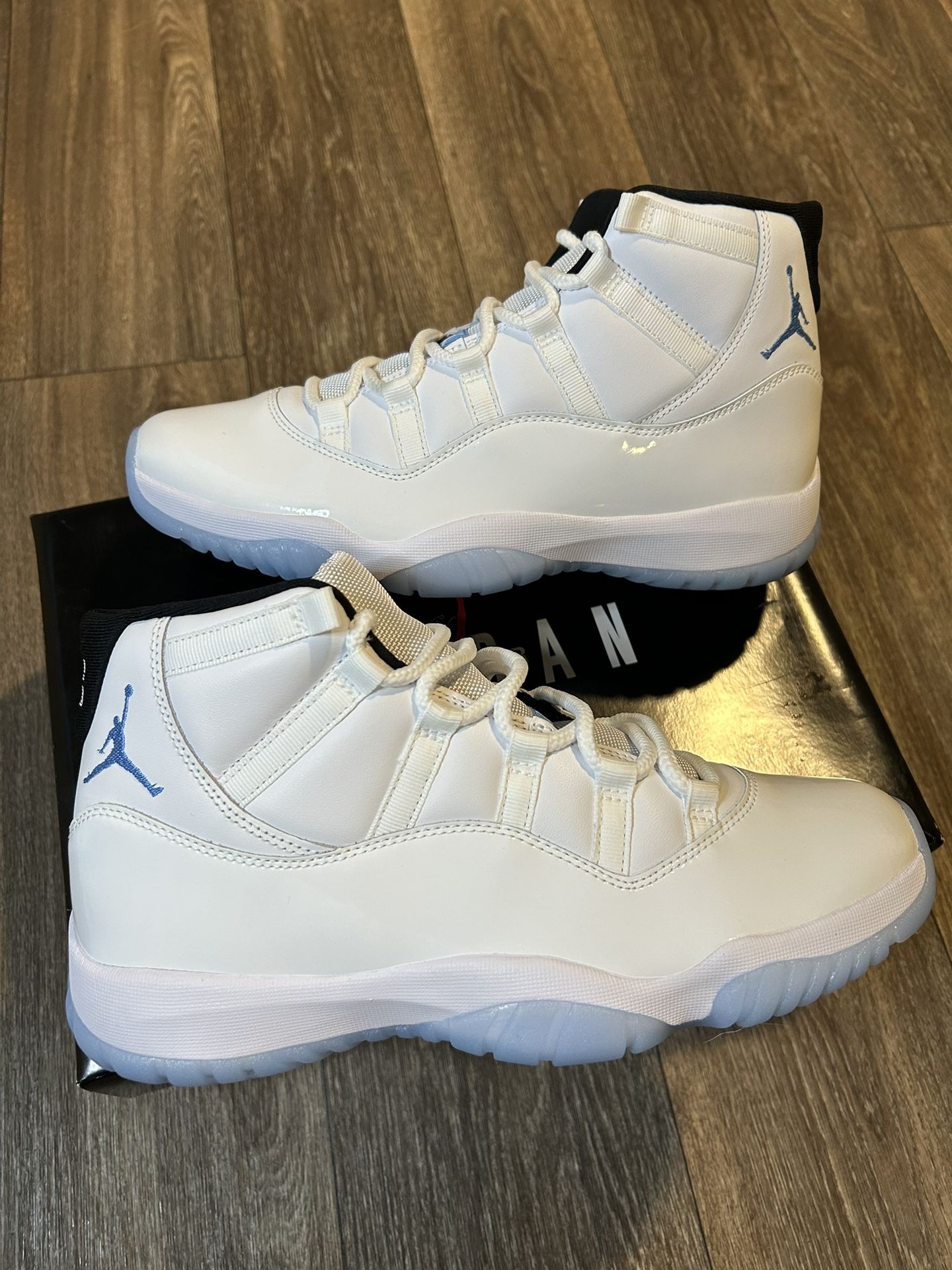 DS Jordan 11 Legend Blue