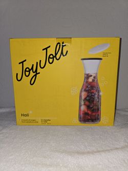JoyJolt Glass Carafe w/lid set of 3 - 1 Liter Glass Pitcher NIB