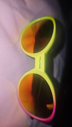Palace x Oakley LA Sunglasses

Yellow/Orange/Pink. /// Palace x Oakley LA

Amarillo/Naranja/Rosa