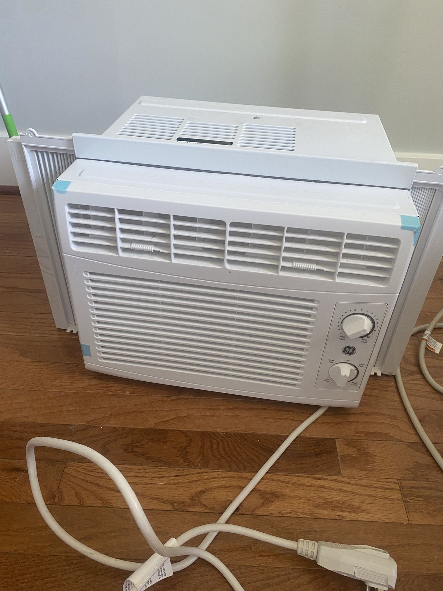 AC Unit (Like New)