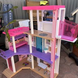 barbie dreamhouse. Casa Para Muñecas. 