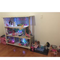 Barbie Doll House 