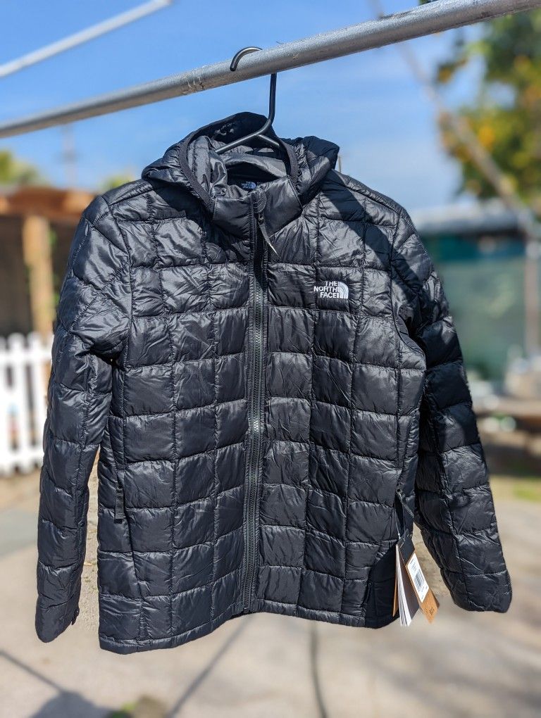 North Face Boys Thermoball Jacket Brand New