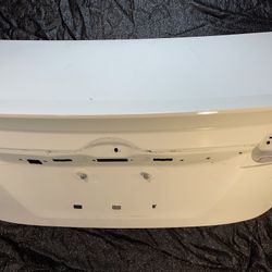 2012 - 2014 Toyota Camry XLE White Trunk Deck w spoiler 