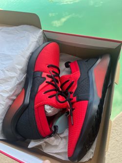 Never worn Pumas 8.5