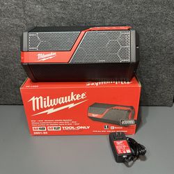 Milwaukee (2891-20)  M18/M12 Lithium-Ion Cordless Wireless Jobsite Speaker