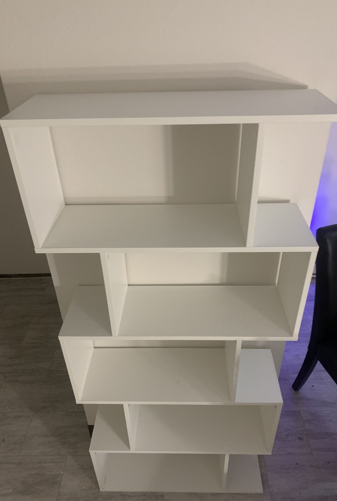 Tall white bookcase/shelf