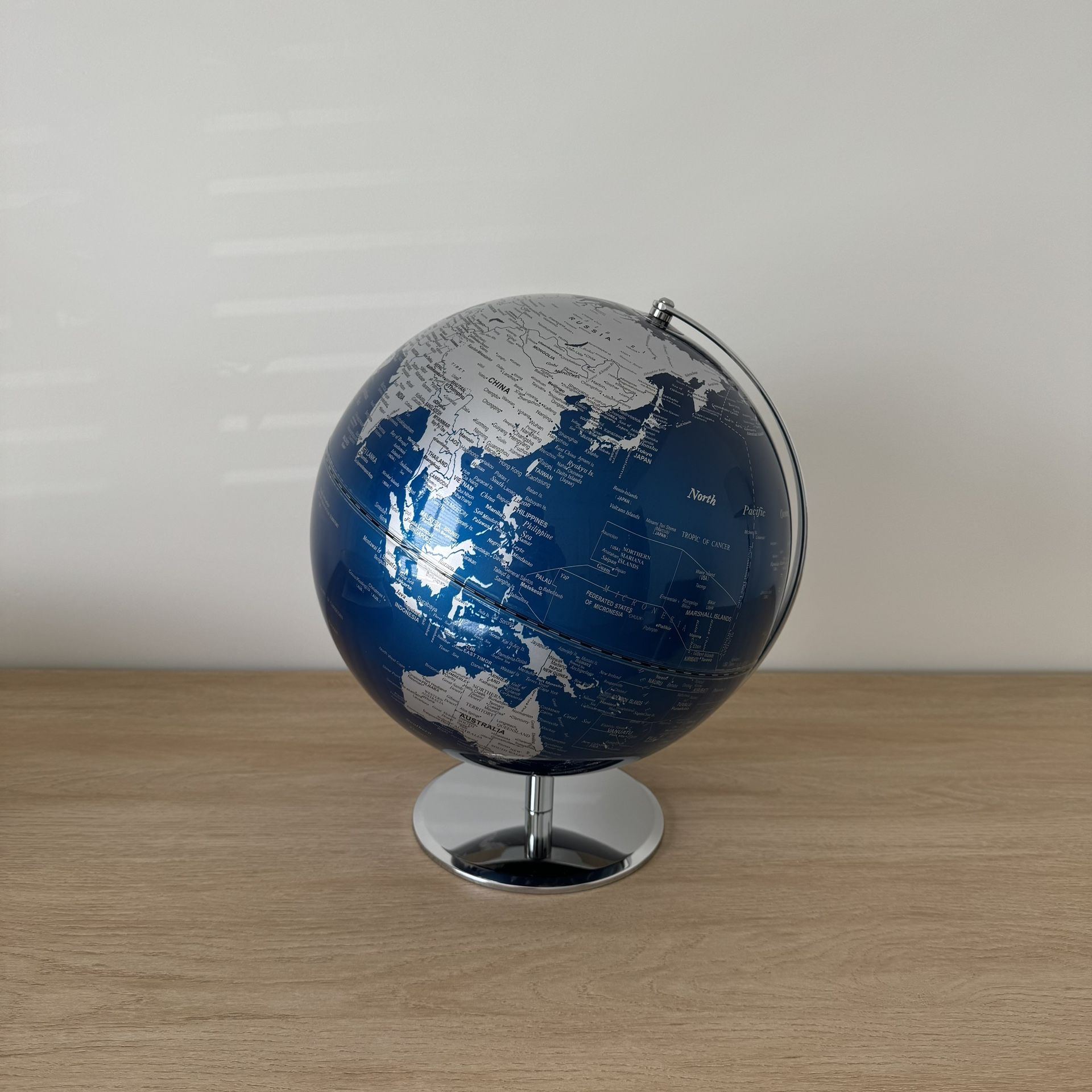 Z Gallery Globe
