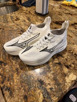 Mizuno Neo Zen Size 10