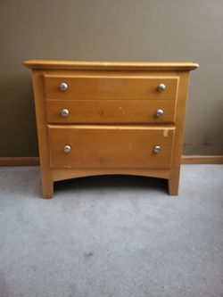 End Table/Nightstand