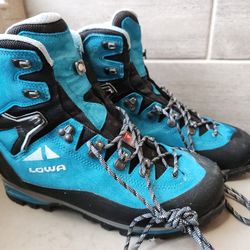 Mountaineering Boots