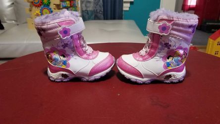 Princess snow boots