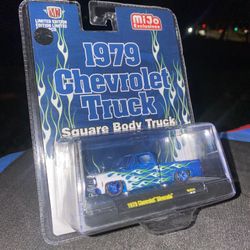 M2 Machines 1979 Chevrolet Silverado Chase