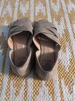 Women’s suede flats 7.5