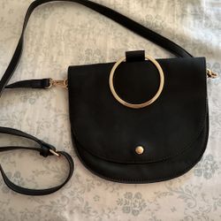 New Purse With 3 Compartments For Women. Clean Interiors Never Used. Black Synthetic Leather Shoulder Bag Purse 