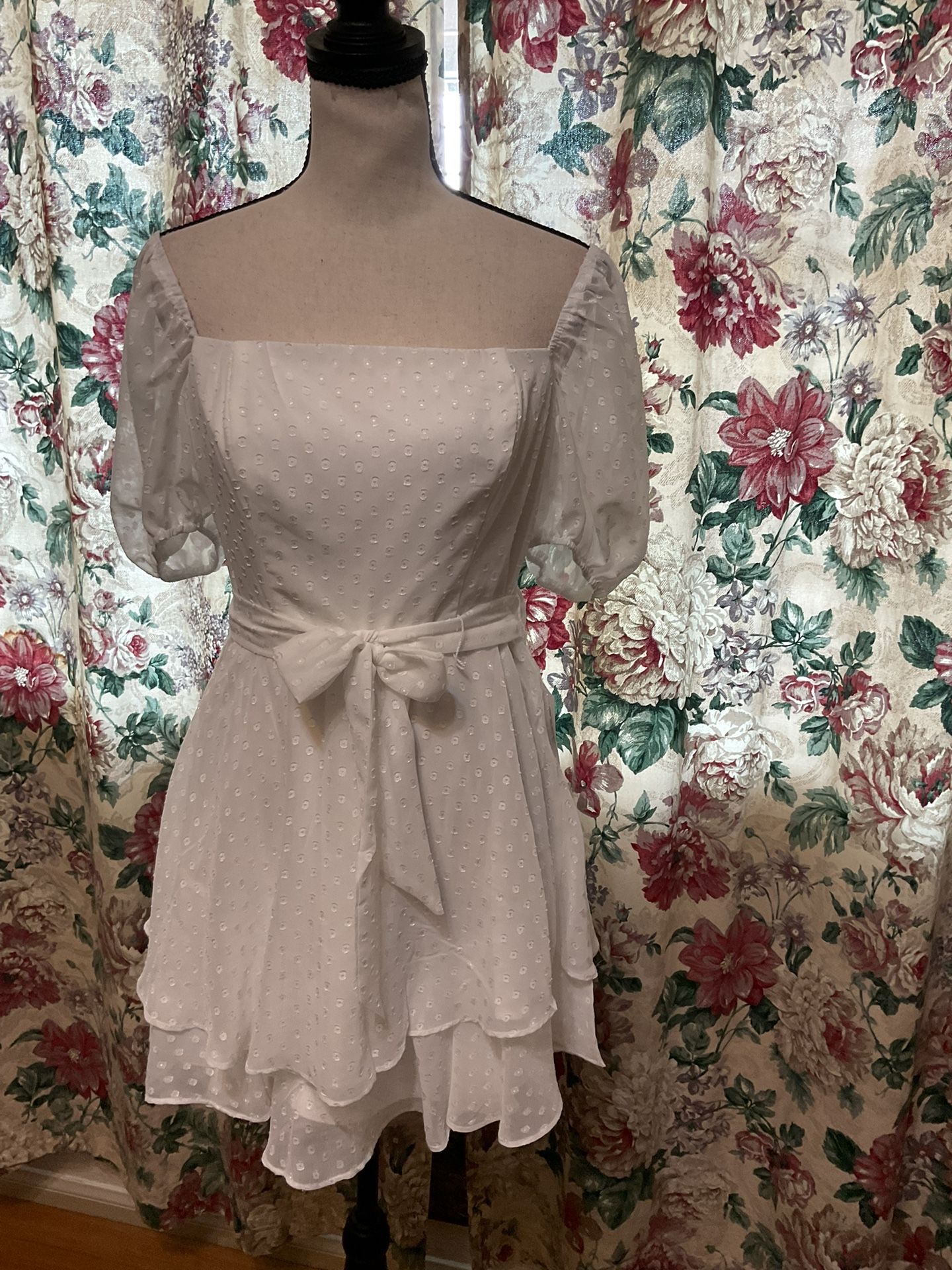 #264-White Mini Dress. Brand Name: B. Smart. Size 3.