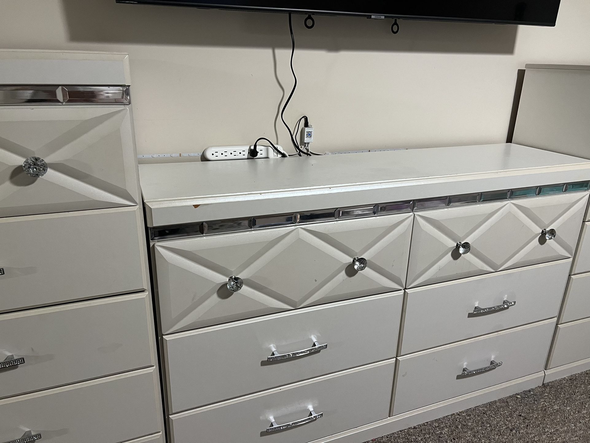 Dressers/nightstand - Diamond Handles