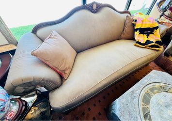 AICO By Michael Amini CORTINA Sofa