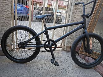 Nice bike black on black