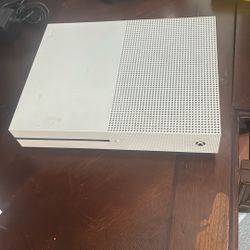XBOX ONE S COMES WITH CONTROLLER AND HDMI