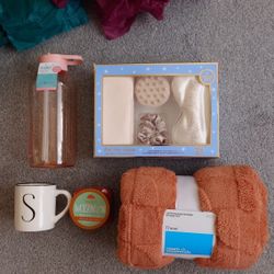 Bundle 5 Pieces Throw Blanket,4 Piece Bedtime Accessories,Budy Scrub,Mug,Bottle RETAIL $65
