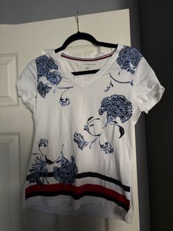 Tommy Hilfiger Floral V-Neck T-Shirt (XS)