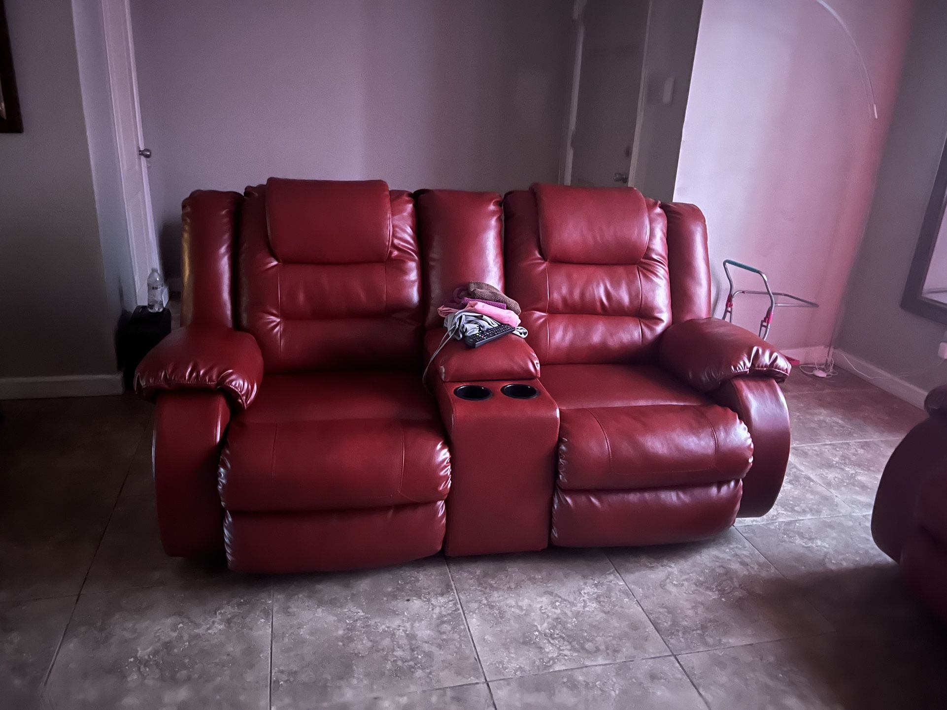 Leather Res Couch And Love Seat 