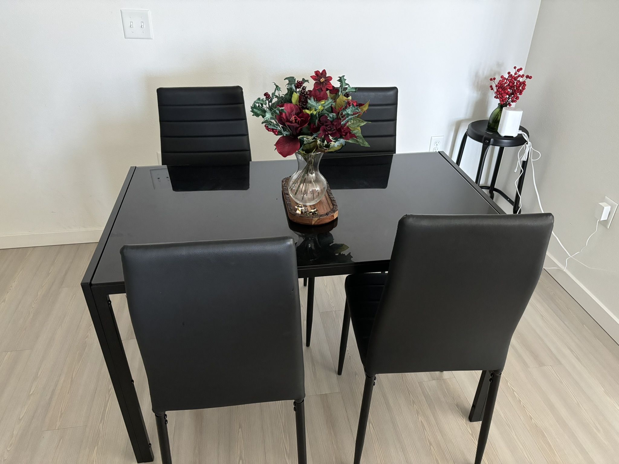 Glass Table / Chairs (Dining Set)