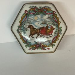 Vintage 1988 Melodies Of Christmas Music Box Heritage House Made In JAPAN