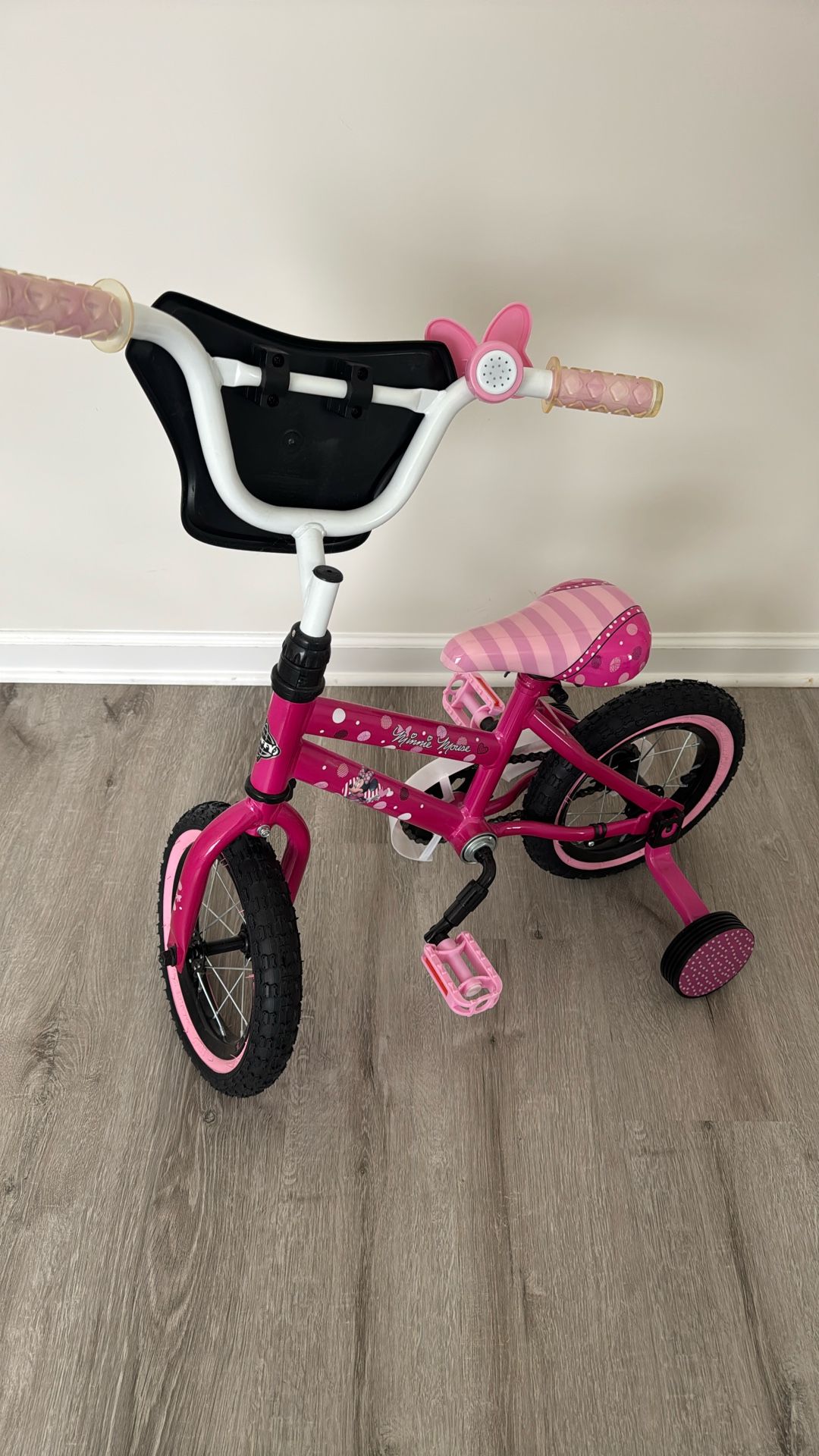 Brand new Minnie Mouse girl bike