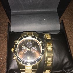Gold And Black Michael Kors Watch And Braclet 