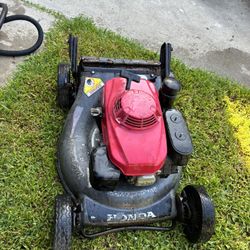 Honda Commercial Lawnmower For Parts Or Repairs 216 $400