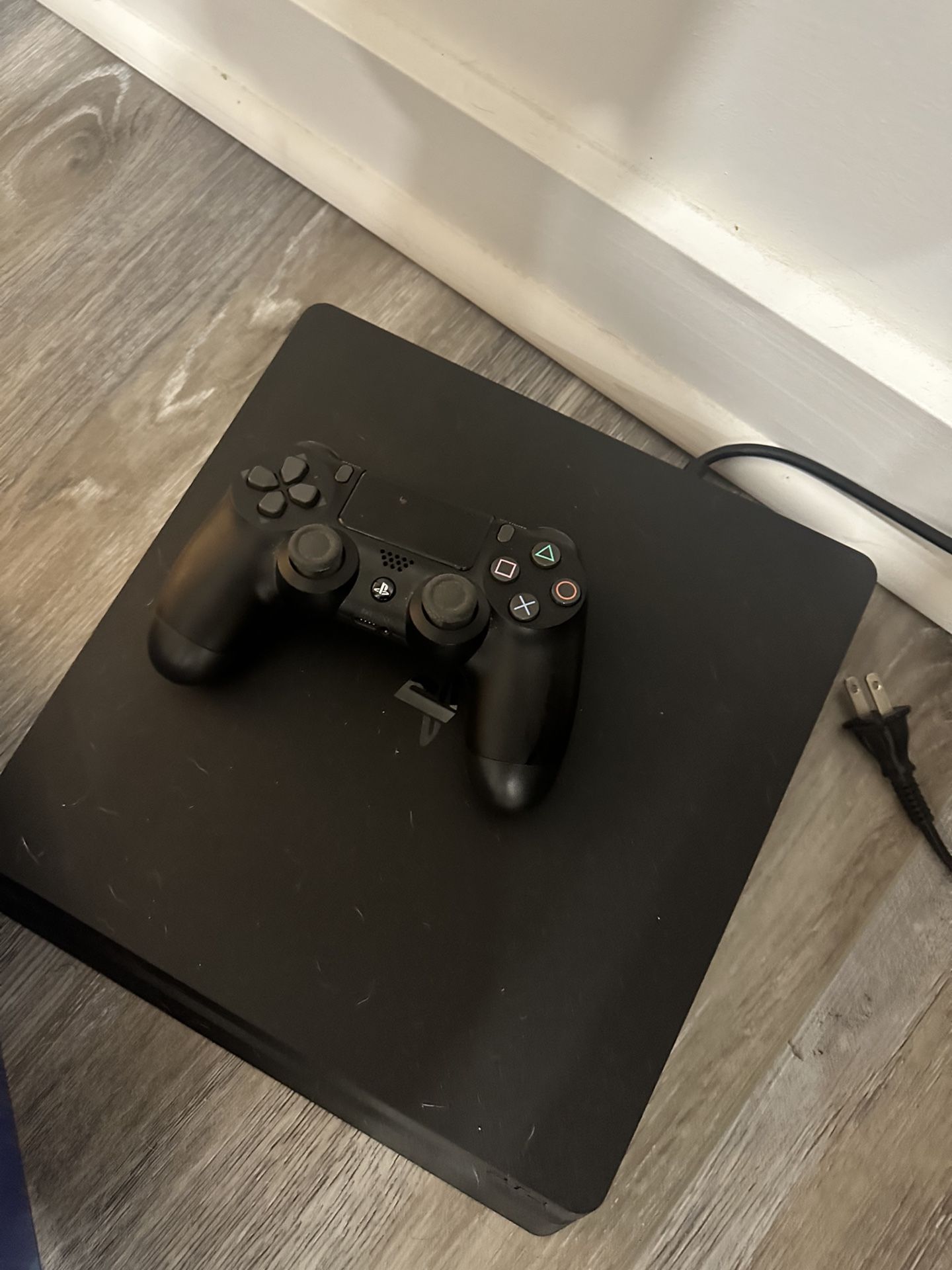 PLAY STATION 4