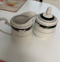 Perfect sugar & creamer set - no flaws